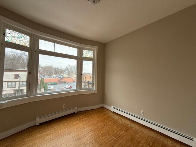 Building Photo - 408 Central St