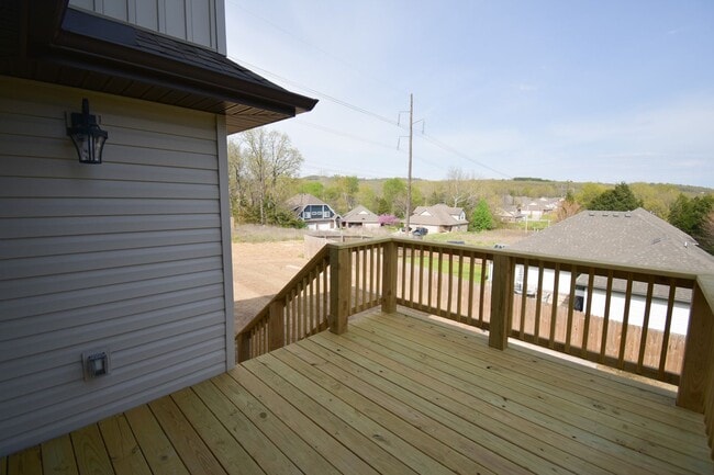 Building Photo - 3 Bedroom 2 Bathroom Home In Fayetteville Arkansas.