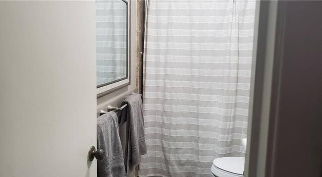 Building Photo - 203 Longview Rd