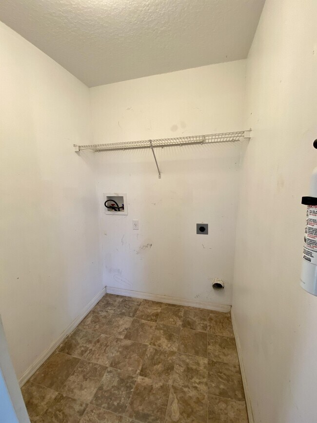 Building Photo - 2275 Granada Dr