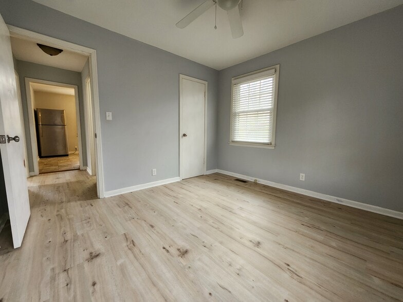 Bed 2 - 1411 Daniel St
