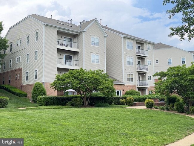 Building Photo - 6553 Grange Ln