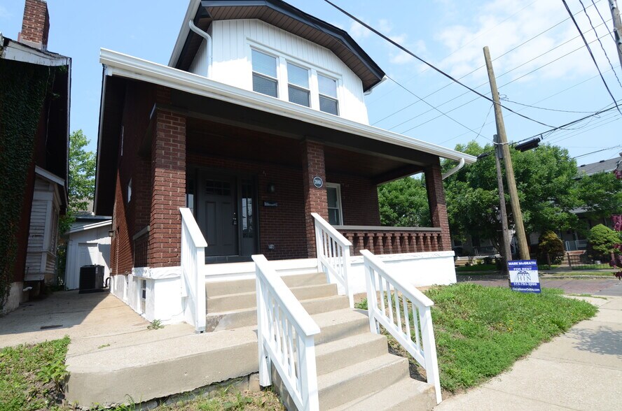 Primary Photo - 2001 Glenway Ave