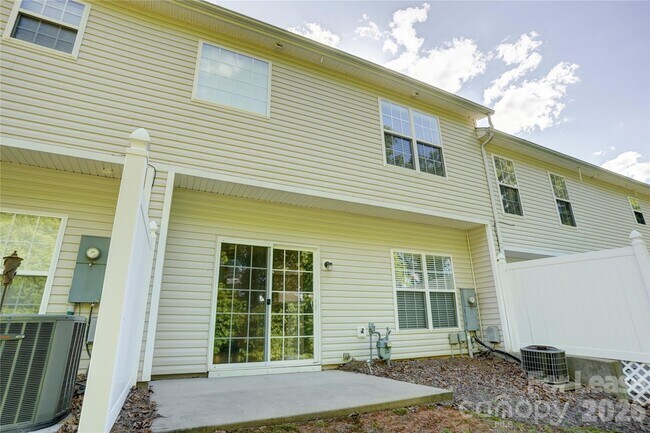Building Photo - 12411 Stratfield Pl Cir