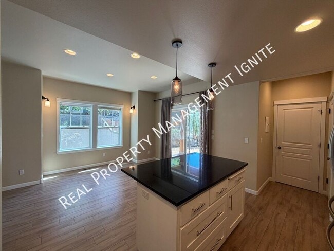 Building Photo - 2447 NW Shields Dr