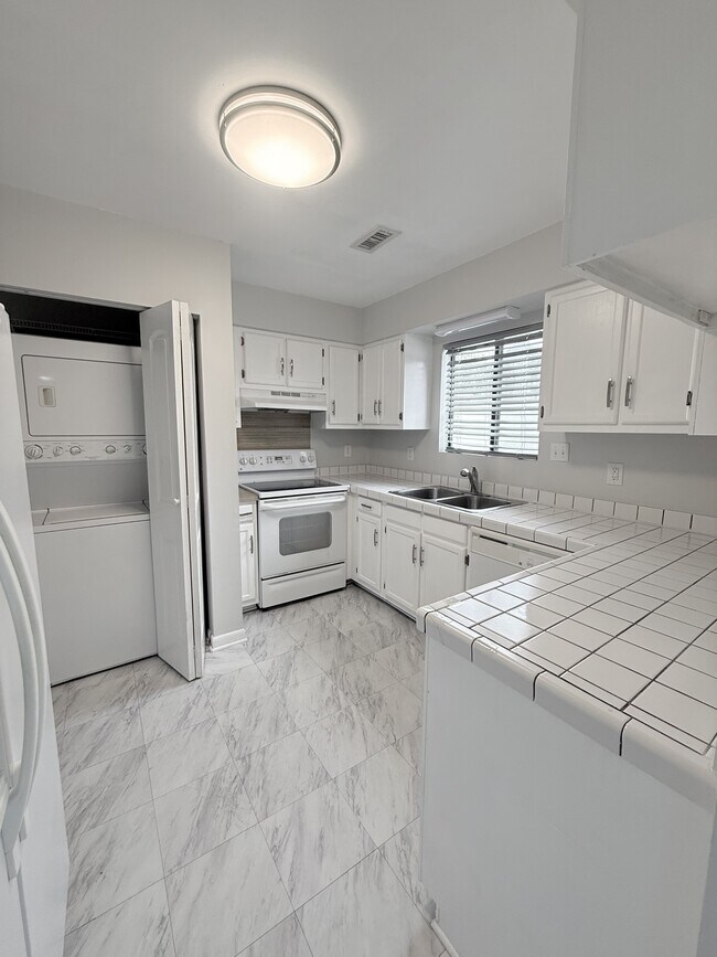 Building Photo - 1301 Turkey Ridge Rd