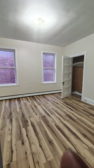Building Photo - 410 Fayette St