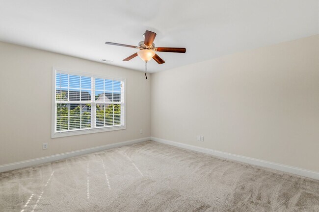 Building Photo - 5 Bedrooms in the heart of Summerfield!