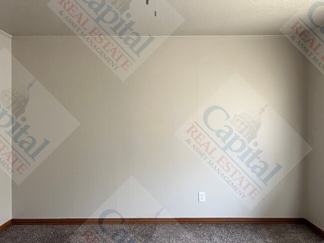 Building Photo - Spacious Home With Classic Charm