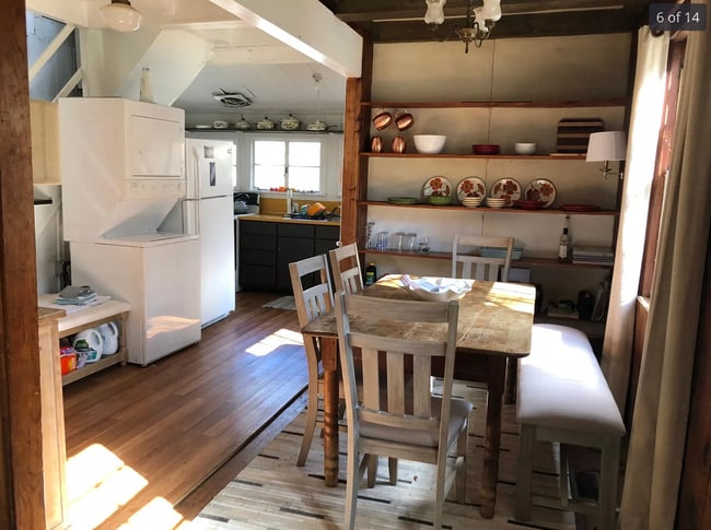 Building Photo - 123 Mallette St