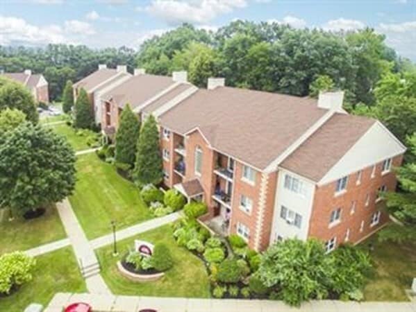 Building Photo - 14 Maple Crest Cir