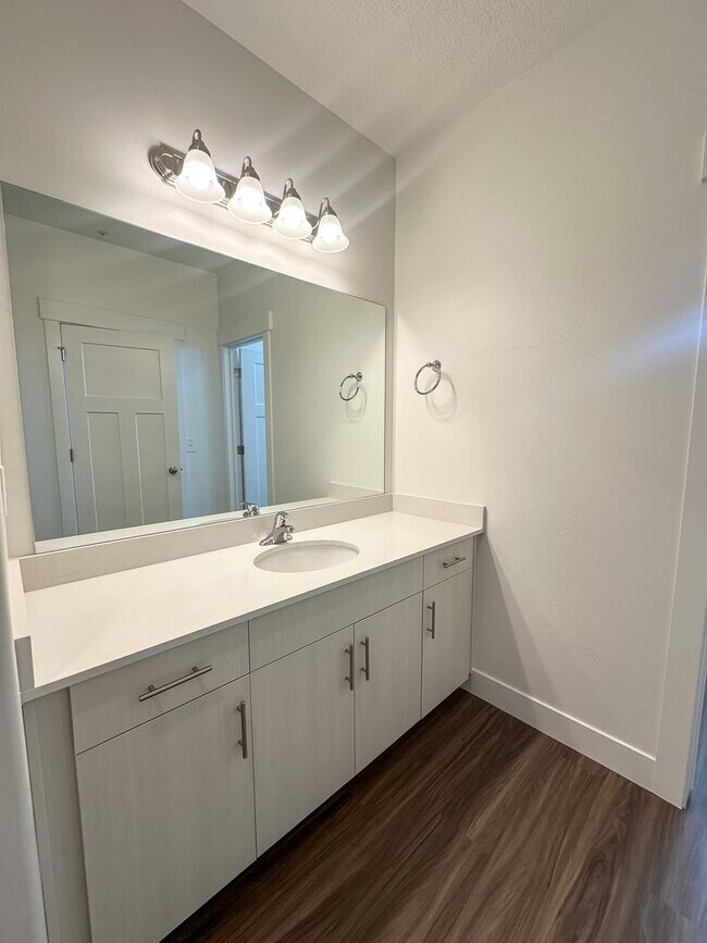 Building Photo - Modern Living in Lehi | New Build | Silico...