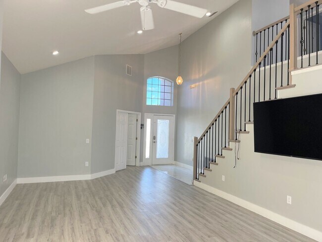 Building Photo - 212 Purslane Pass