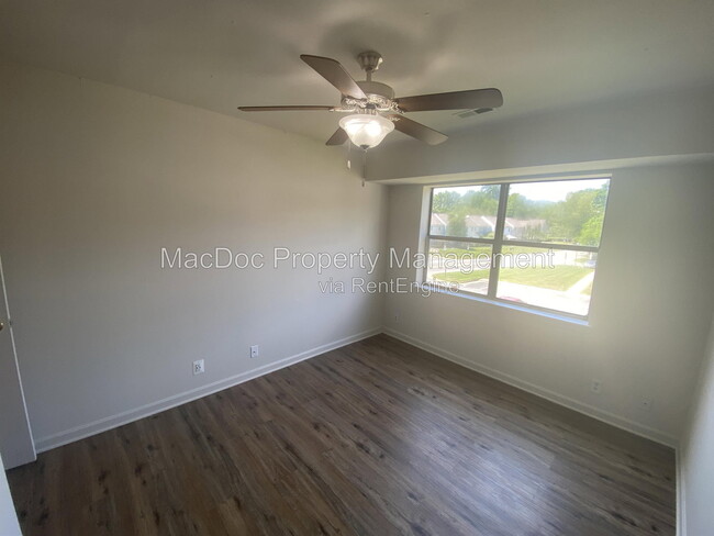 Building Photo - 100 Chesterfield Ln