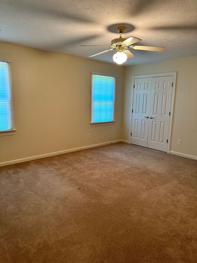Building Photo - Beautiful home for rent in Fords Colony! Available Now!