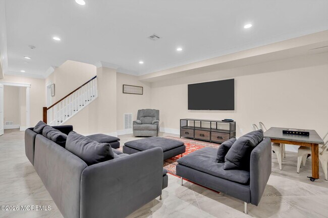 Building Photo - 218 Worthington Ave