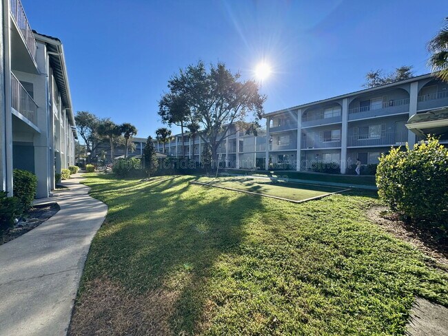 Building Photo - 120 Blue Pointe Way