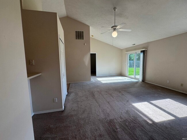 Building Photo - 7131 Greenlake Dr