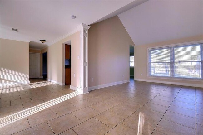 Building Photo - 117 Devereux Drive