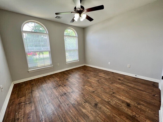 Building Photo - 4041 W Spring House Dr