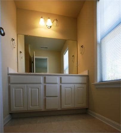 Building Photo - 2461 N Berkshire Rd