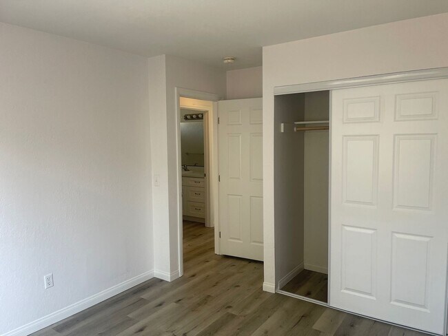 Building Photo - W. Connecticut Ave