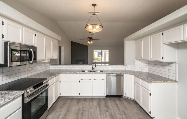 Building Photo - RECENTLY REDUCED RENT!  3 Bedroom, 2.5 Bat...