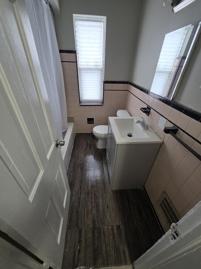 Building Photo - 16672 Lauder St