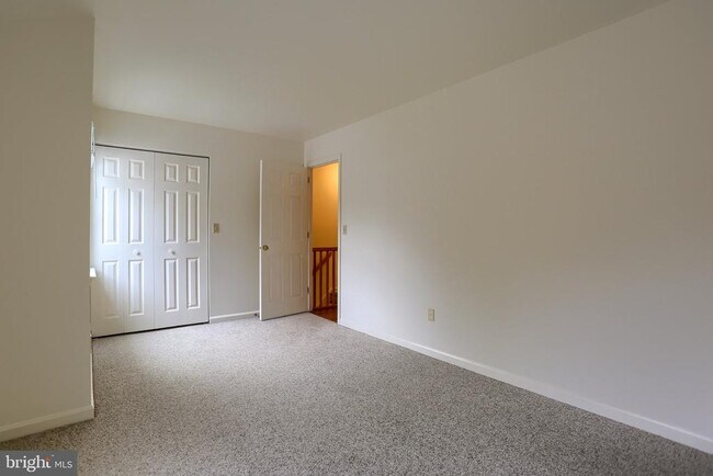 Building Photo - 730 Cambridge Ct
