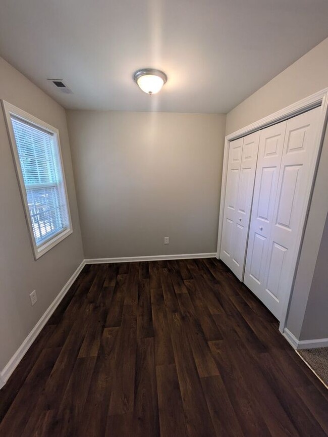 Building Photo - 2BD/1.5BA Townhome At Strawberry Patch Com...