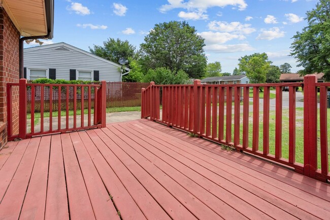Building Photo - Fantastic 3 Bedroom Ranch home in SE Ralei...