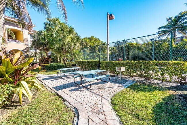 Building Photo - 6400 Emerald Dunes Dr