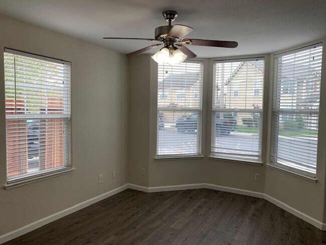 Building Photo - ~4 Bedroom 2.5 Bath House ~ Includes Water & has Solar ~ Huge Savings on Utilities ~