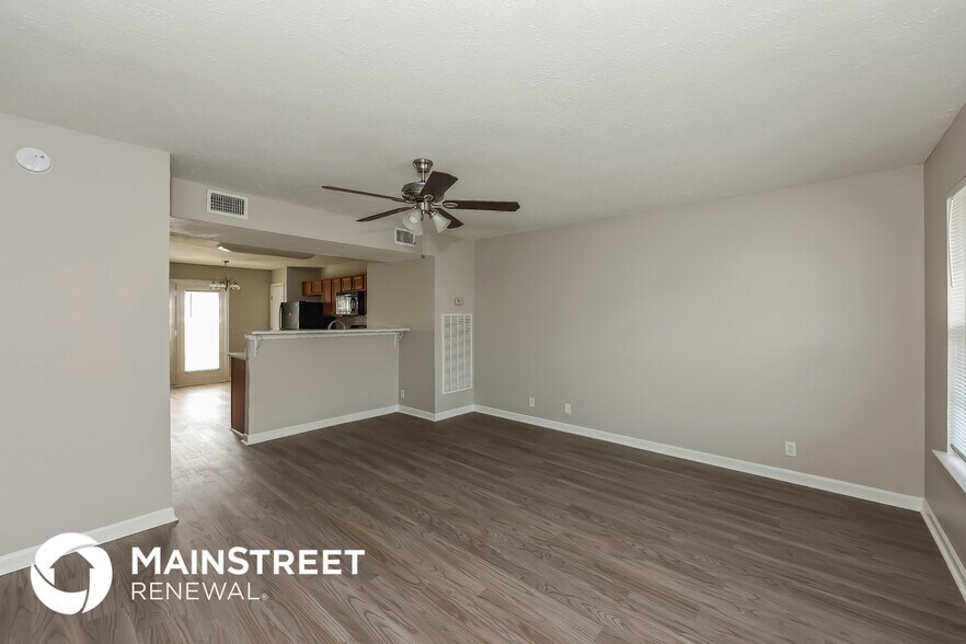 Building Photo - 6001 Cullen Dr