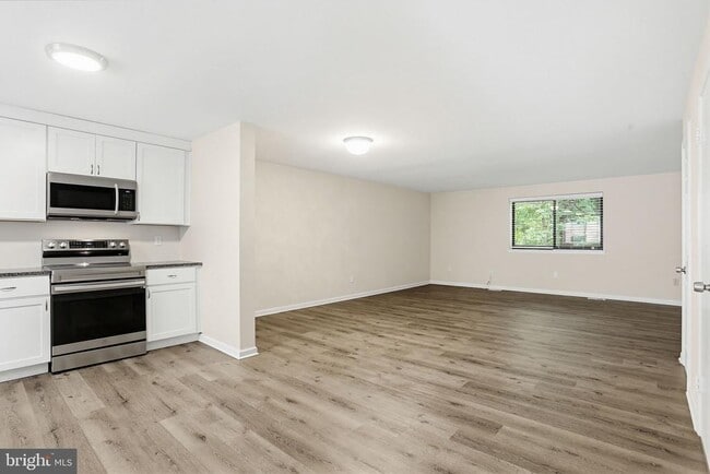 Building Photo - 8957 Skyrock Ct