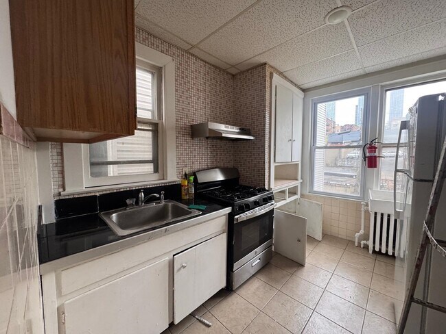 Building Photo - 64 Corbin Ave