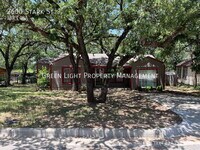 Building Photo - 2600 Stark St