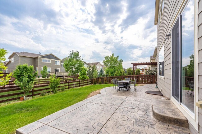 Building Photo - Bright, Spacious & Full of Charm Inside an...