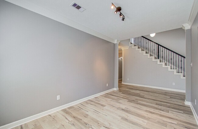 Building Photo - 12935 Northpointe Bend Dr