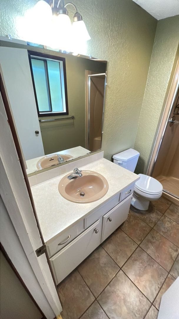 Building Photo - Preleasing Now! Split-level 4 Bedroom + 3 ...