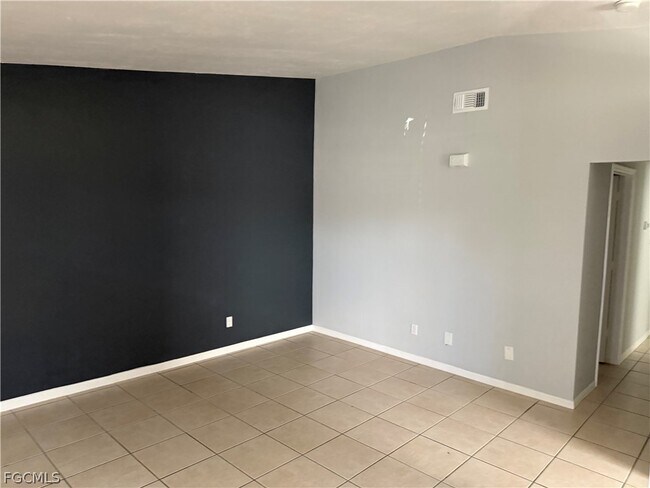 Building Photo - 4928 Leonard Blvd S