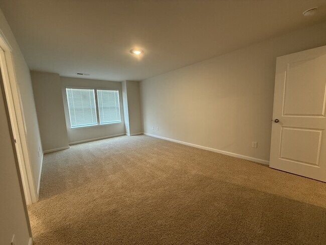 Building Photo - 1475 Amberview Ln