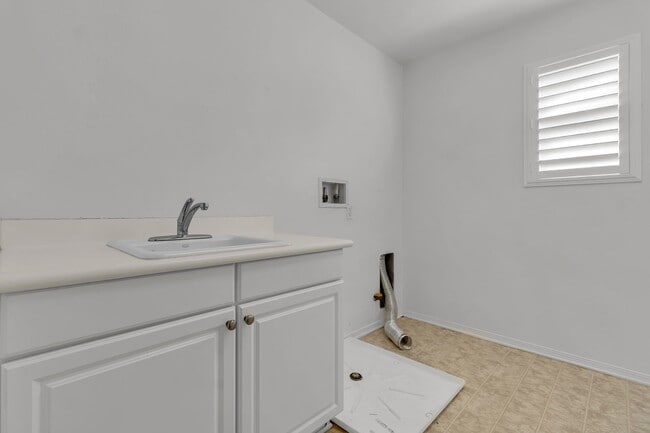 Building Photo - 15696 Pecan Ln