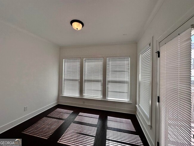 Building Photo - 533 Whitlox Rd NW