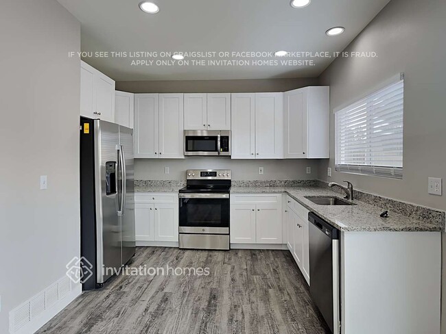 Building Photo - 7171 Saddle Up Dr