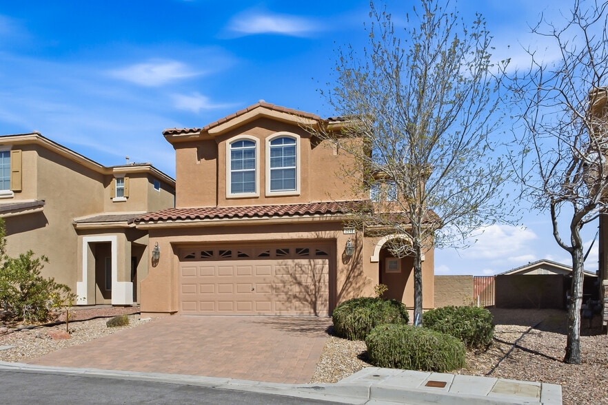 Building Photo - 2848 Trossachs St