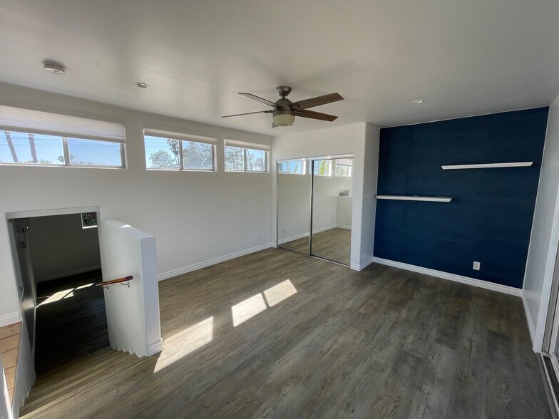 Building Photo - 205 7th Ave