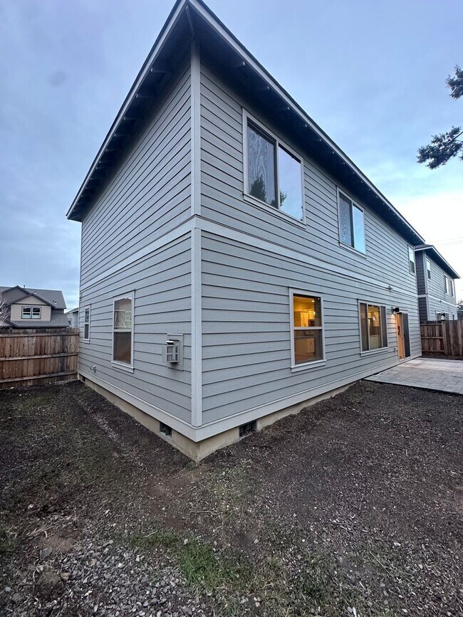 Building Photo - Beautiful home in Mirada!  A must see!