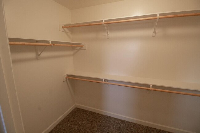 Building Photo - 7410 Oakley Dr