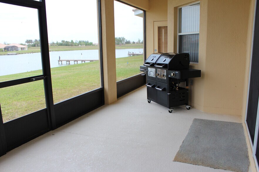 Screened Patio - 3587 Somerset Cir